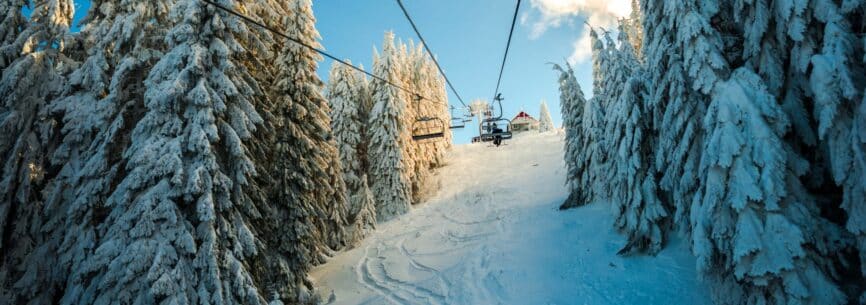 Titelbild zum Beitrag: Skiurlaub Checkliste, Tipps für stressfreie Winterferien